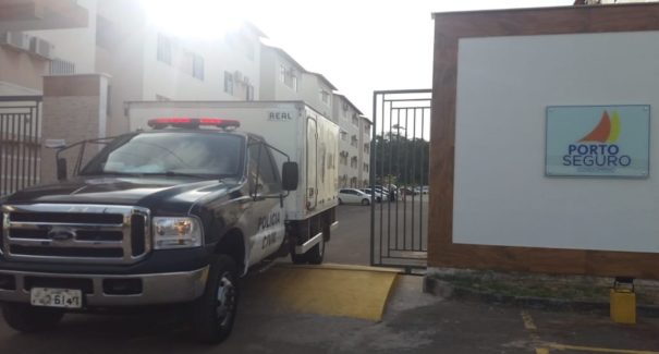 Mulher é assassinada por namorado durante briga em condomínio