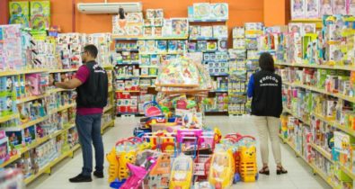 Procon fiscaliza lojas de brinquedos em São Luís