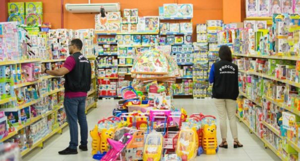 Procon fiscaliza lojas de brinquedos em São Luís