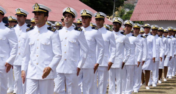 Marinha anuncia processo seletivo para oficiais; salários de até R$ 11 mil