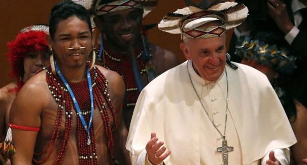 Papa pede respeito a indígenas em abertura de Sínodo da Amazônia