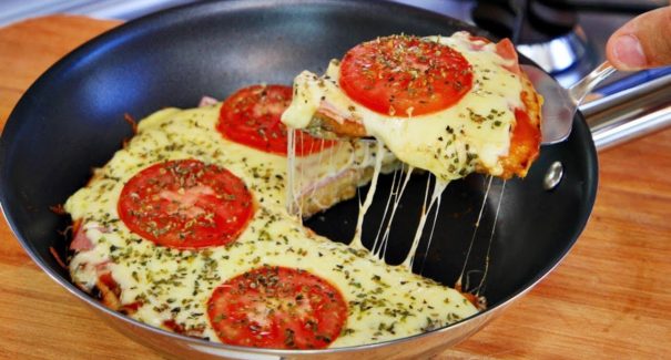 Aprenda a fazer pizza na frigideira