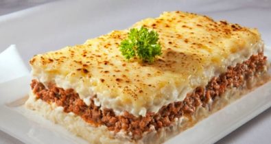 Aprenda a fazer um escondidinho de carne moída