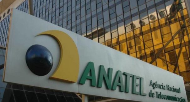 Anatel retira quase 1,4 milhão de produtos piratas do mercado em um ano
