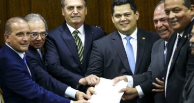 Jair Bolsonaro apresenta novo pacote econômico