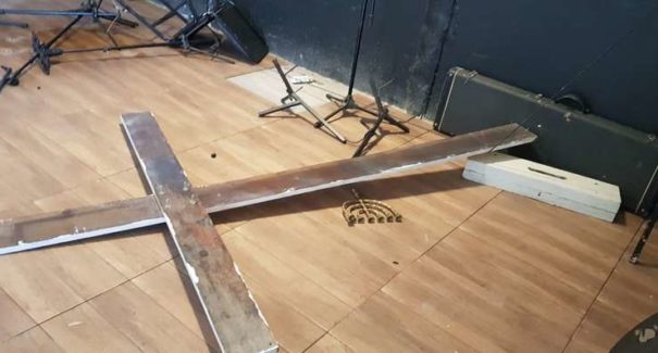 Igreja evangélica é invadida e depredada no DF