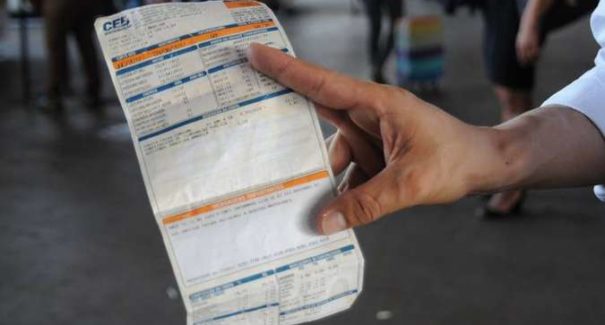 Aneel altera bandeira tarifária para amarela em dezembro