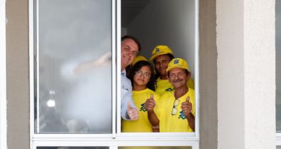 Bolsonaro entrega 4,1 mil moradias populares na Paraíba