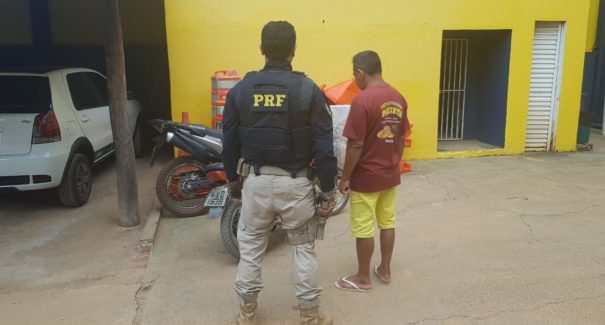 Veículo roubado é recuperado na BR-230