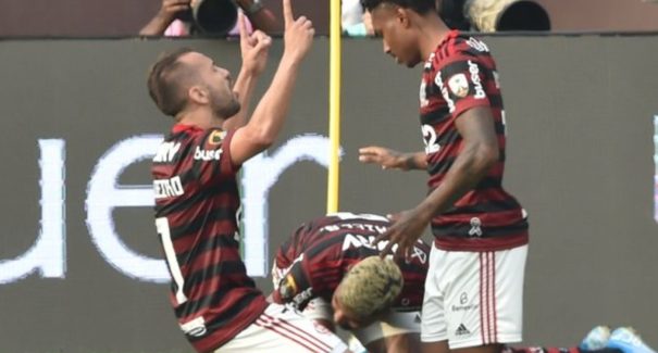 Flamengo vence final da Libertadores com virada histórica