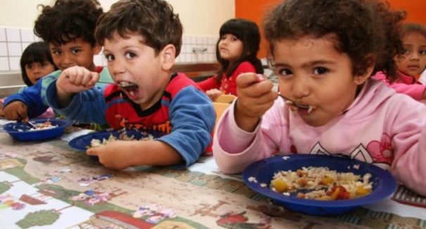 Alimentação escolar teve repasse de R$ 4,2 bilhões em 2021