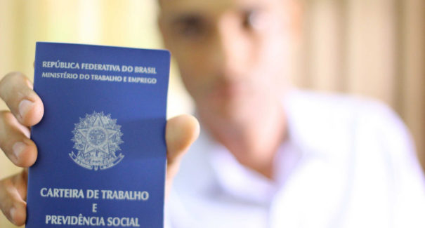 Como conseguir o primeiro emprego?