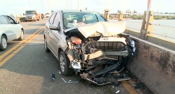 Taxista sofre acidente na ponte do São Francisco, em São Luís