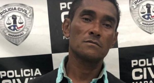 Homem é preso portando simulacro de arma de fogo dentro de ônibus