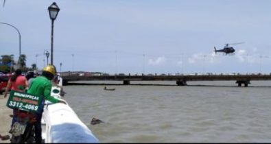 Homem que se afogava na Avenida Beira Mar é resgatado  por pescador