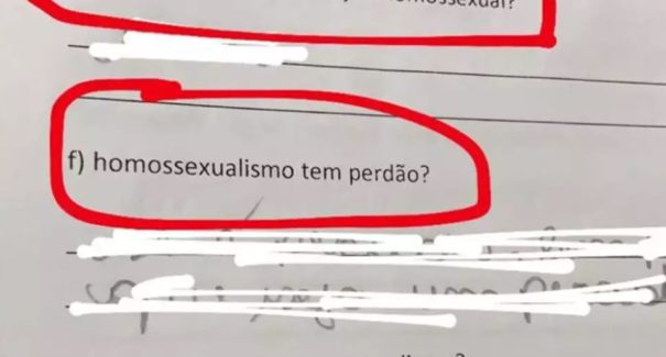 Escola é acusada de homofobia em questões de prova