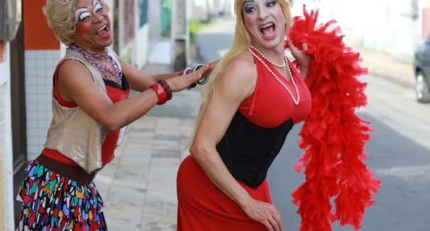 “Uma late a outra Mia” é destaque na Beira Mar