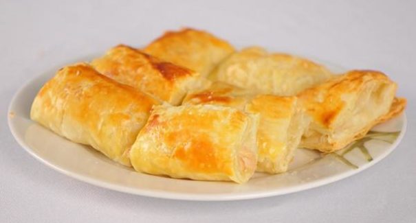 Aprenda a fazer folhado de queijo e presunto