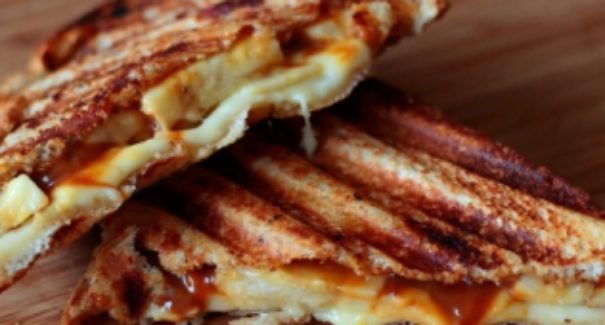 Aprenda a fazer misto quente de banana