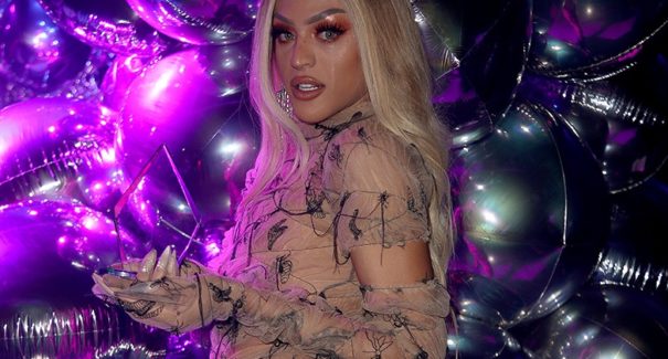 Pabllo Vittar recebe prêmio Drag Hero Award, em Londres