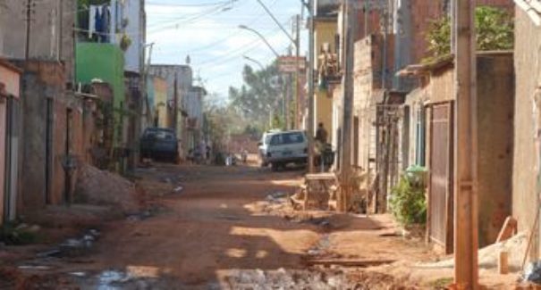 Em 2019, 38% da população tinha alguma dificuldade de acesso à água