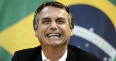 “E daí?”, diz Bolsonaro sobre nomear amigo do filho como chefe da PF
