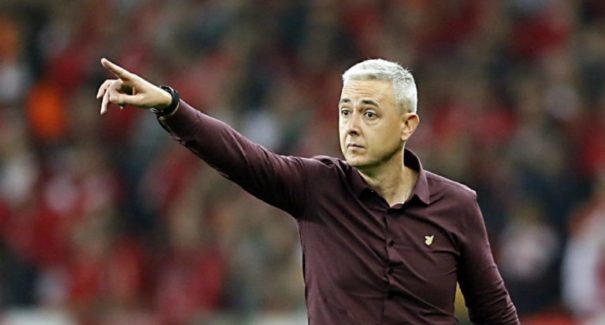 Timão quer técnico Tiago Nunes ainda para o Brasileirão