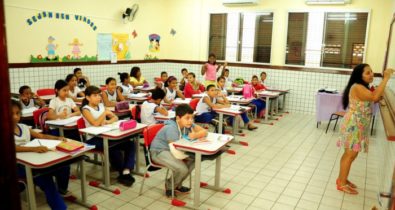 Seletivo interno de professores para escola bilíngue abre neste sábado (21)
