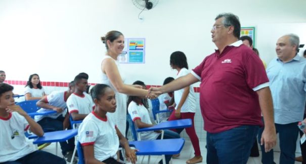 Governador faz inauguração de  obras no interior