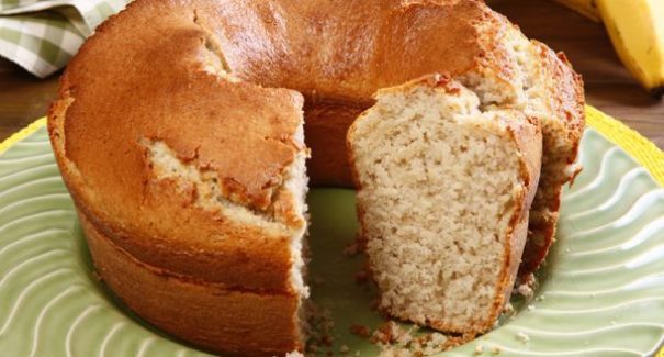 Aprenda a fazer bolo de banana fofinho