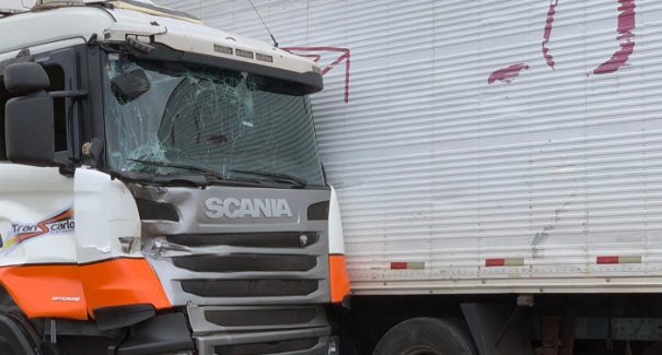 Acidente envolvendo seis veículos deixa BR-010 parcialmente interditada