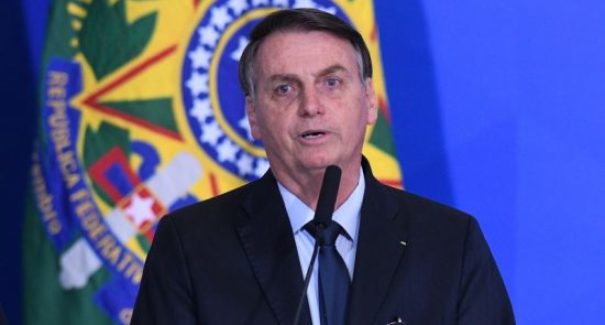 Governo federal veda concurso público a 68 profissões em universidades