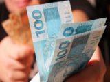 Relator do Orçamento fixa salário mínimo de R$ 1.210 em 2022