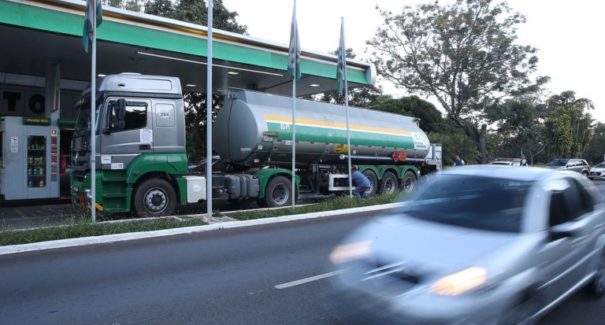 Aplicativo vai mostrar preços dos combustíveis nos postos