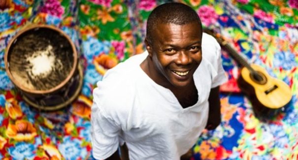 Tião Carvalho se apresenta no palco Bambaê em Barreirinhas neste sábado (21)
