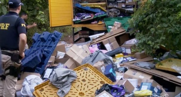 Caminhão dos Correios é assaltado e abandonado em Açailândia