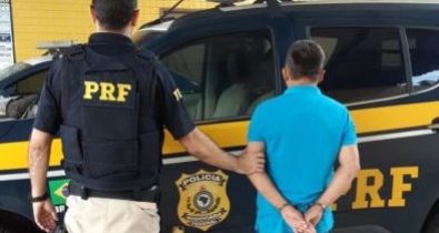 Motorista de micro-ônibus é preso pela PRF suspeito de tráfico de drogas