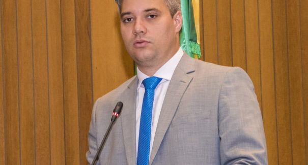 “Ninguém governa sozinho”, diz Neto (DEM) sobre apoio do PSL