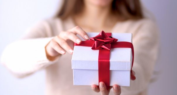 Amigo secreto: 4 ideias para você não errar na hora de presentar