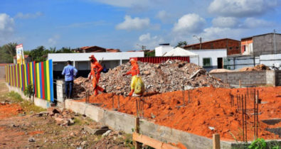 Vice-prefeito vistoria Ecoponto na Vila Isabel