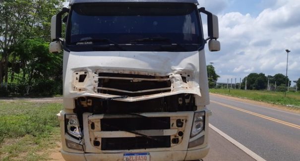 Homem morre atropelado por carreta no interior do estado