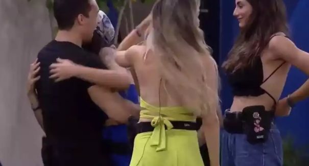 Internautas acusam Petrix de assediar Bianca Andrade novamente