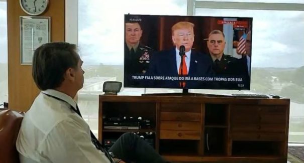 Bolsonaro alfineta Lula e mantém apoio a Trump