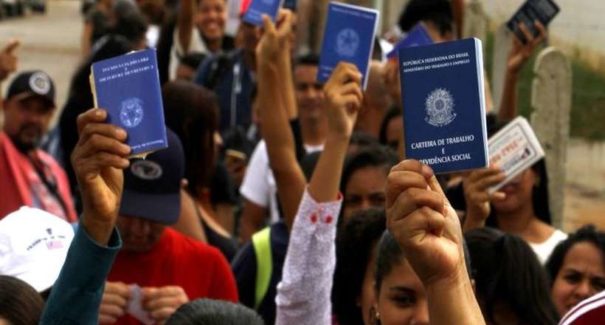 Jovens nascidos nos anos 2000 têm dificuldades para arranjar emprego