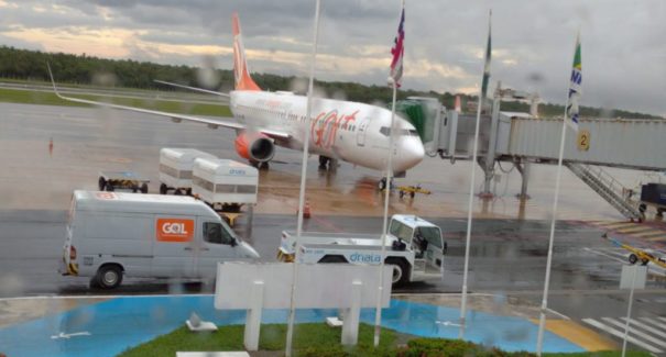 Avião é evacuado após alerta de segurança minutos antes da decolagem