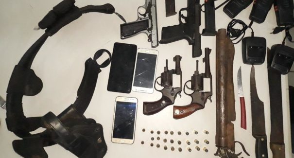 Após matar rival, quadrilha é presa e armas são apreendidas