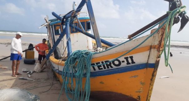 Embarcação naufraga e deixa um morto na cidade de Cururupu