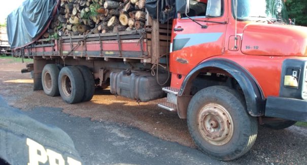 Polícia Rodoviária Federal apreende 20m³ de madeira nativa irregular