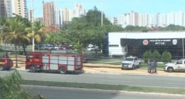 Policial invade batalhão e é detido após quebrar vidraça e fazer ameaças