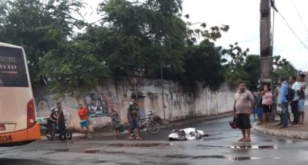 Acidente no bairro do Coroadinho deixa uma pessoa morta e outra ferida